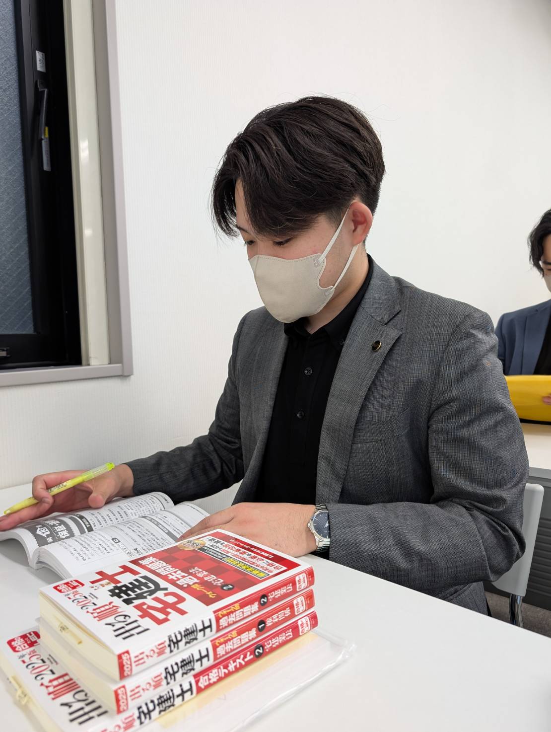 営業部　田中